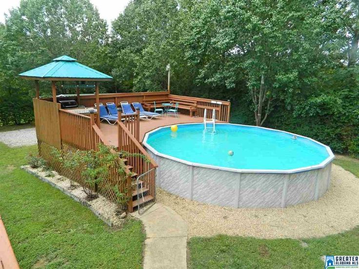 Crearea unei zone de relaxare lângă piscină
