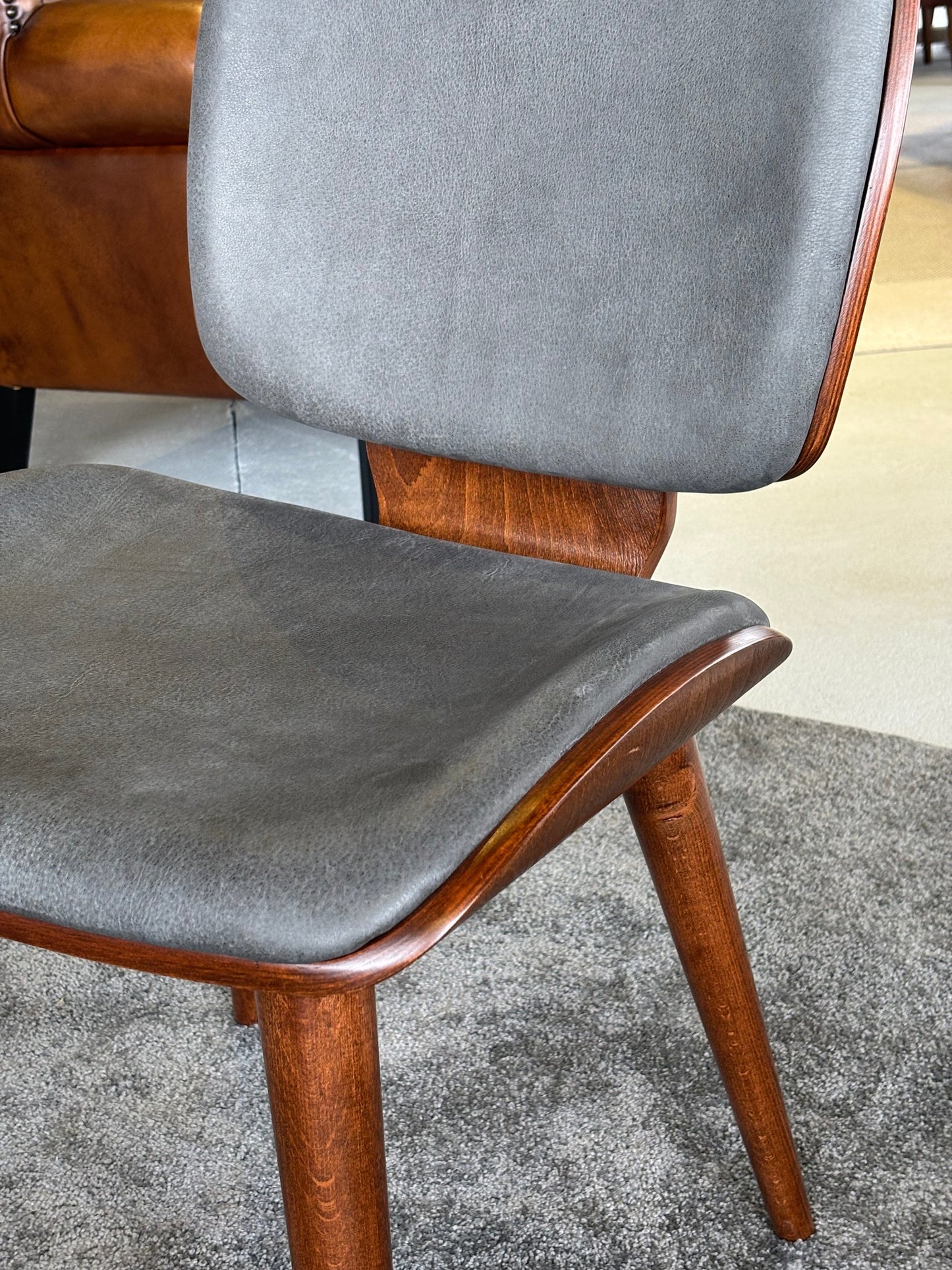 Scaun Scarlet – pe stoc de vanzare